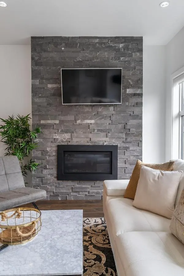 Contemporary Luxury 4 Bedroom House Near Downtown Calgary