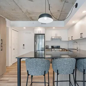 Initial / Reflexion / Centre-ville De Apartment Quebec City
