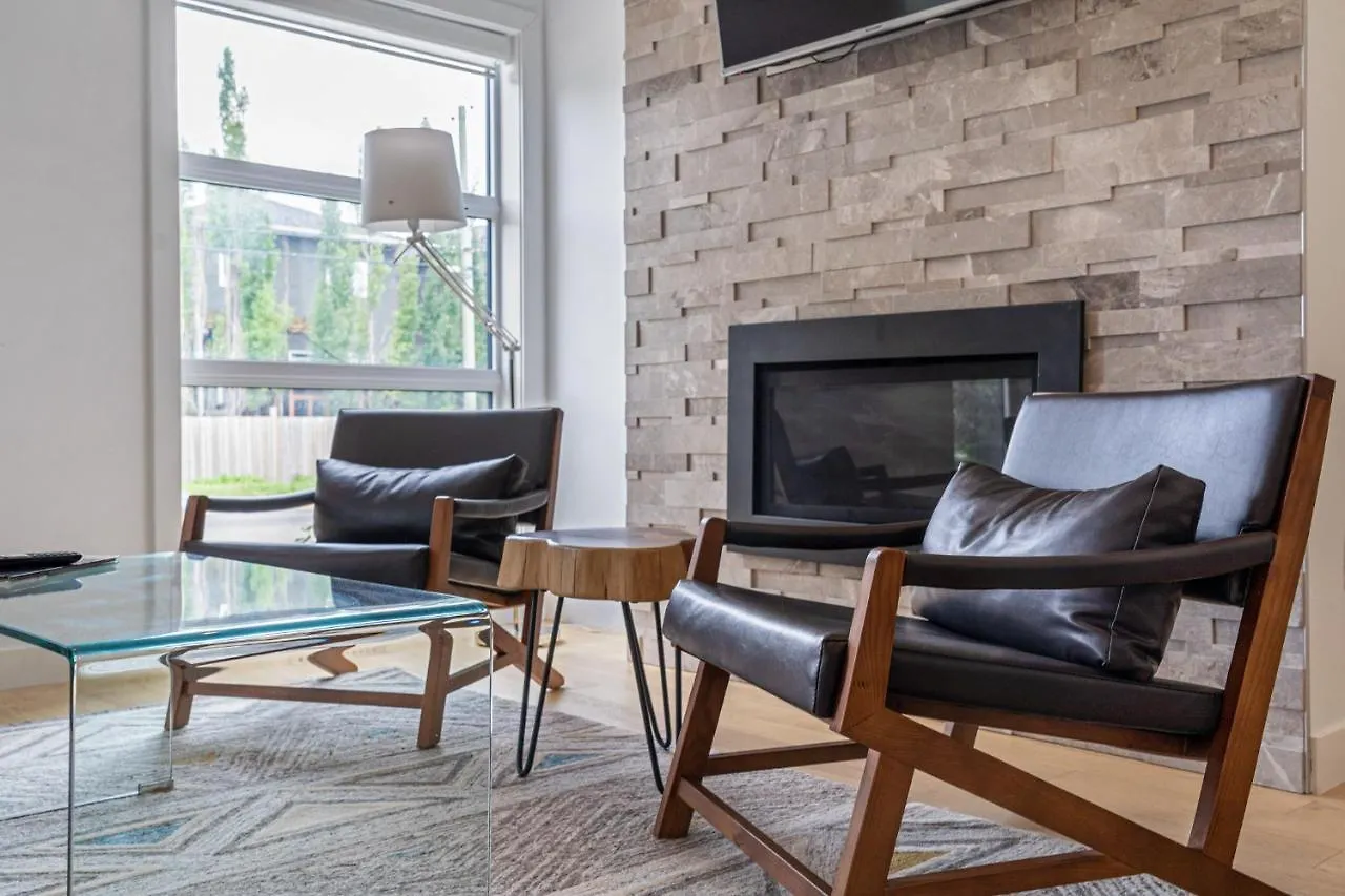 Contemporary Luxury 4 Bedroom House Near Downtown Calgary Canada